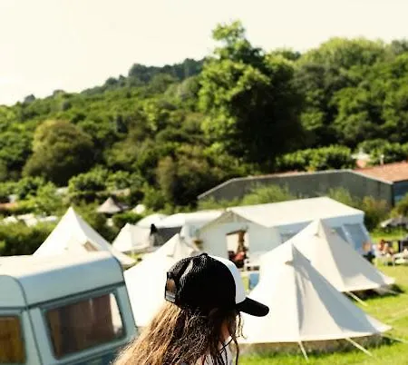 Aparra Surfcamp Camping